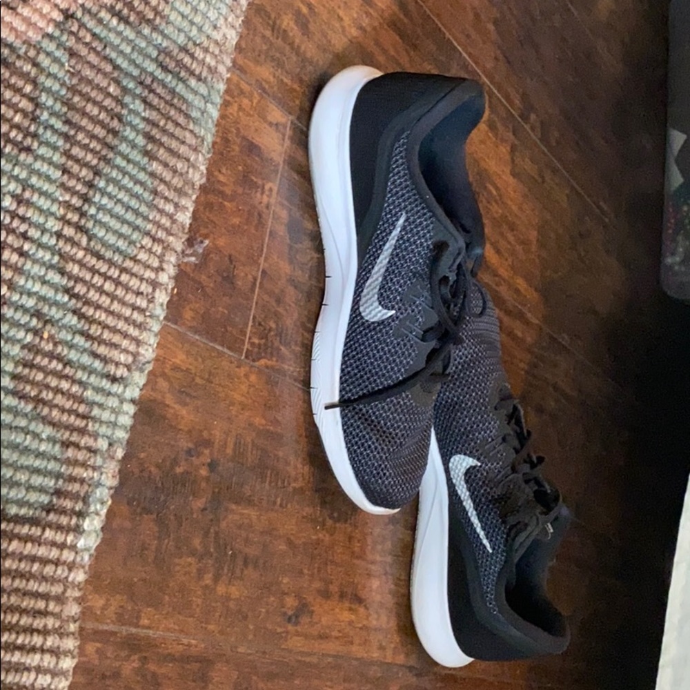 Nike tennis shoes